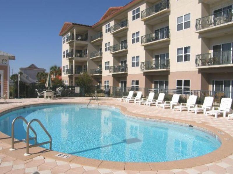 Apartamento Emerald Waters 104 *
